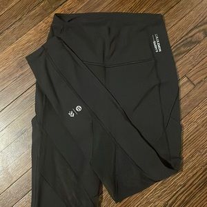 Lululemon High waisted full length black mesh tight with side pockets